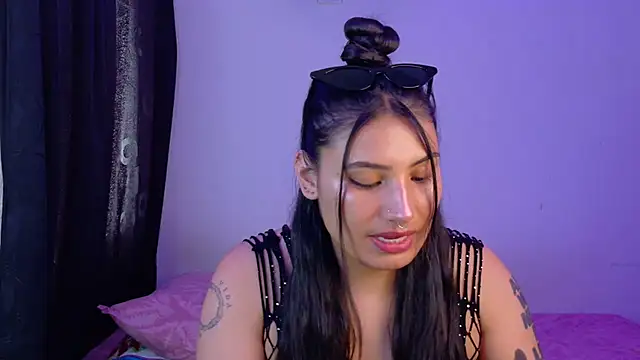 Snapshot of Linda_andrew chatting on July 21, 3:25 pm Linda andrew online show from July 21, 3:25 pm