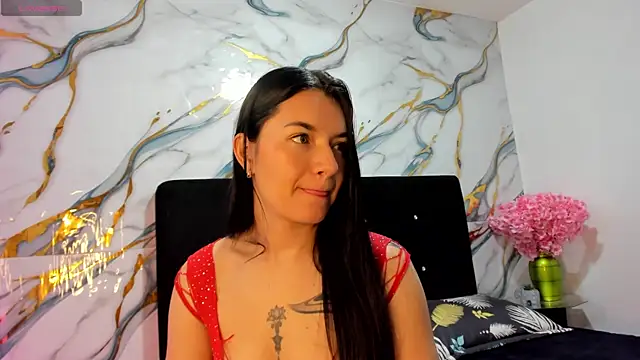 Snapshot of RoxanaBorns_ chatting on June 27, 9:14 am RoxanaBorns online show from June 27, 9:14 am
