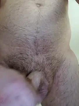 Snapshot of Lewisbbb chatting on November 12, 12:44 am Lewisbbb online show from November 12, 12:44 am