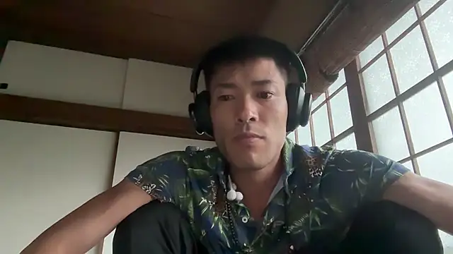 Snapshot of Bon-Nii chatting on June 9, 9:32 am Bon-Nii online show from June 9, 9:32 am