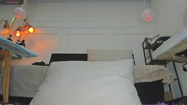 im Lorena online show from December 5, 7:54 pm