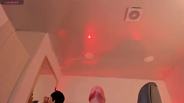 im Lorena online show from February 9, 8:35 pm