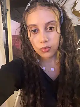 Snapshot of Harley_J_ chatting on December 22, 12:35 pm Harley J online show from December 22, 12:35 pm