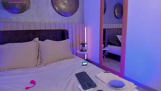 NaishaFord 1 online show from November 8, 3:18 am