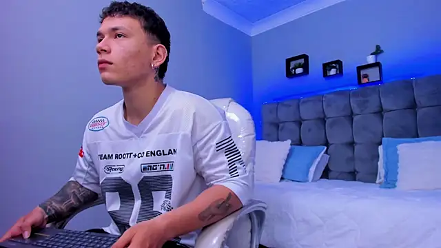 Thomas moon online show from November 26, 12:28 pm