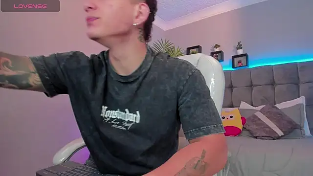 Thomas moon online show from May 1, 1:37 pm