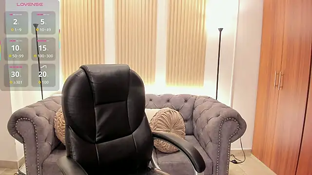 Snapshot of Karliie_kloss_ chatting on July 4, 8:48 pm Karliie kloss online show from July 4, 8:48 pm