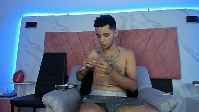 HellAndDante  online show from December 16, 2:38 am