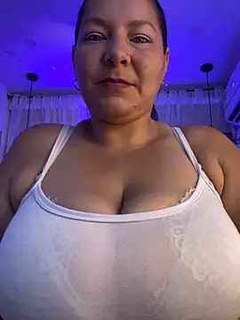 Snapshot of Sussan__ chatting on May 20, 11:49 am Sussan online show from May 20, 11:49 am