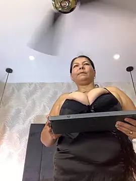 Snapshot of Sussan__ chatting on June 18, 7:40 pm Sussan online show from June 18, 7:40 pm