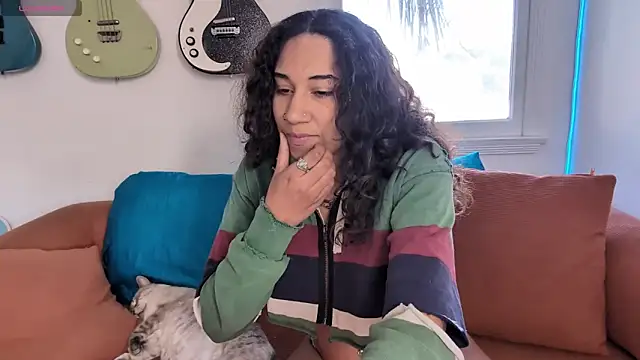 onlystrings online show from February 7, 10:35 pm