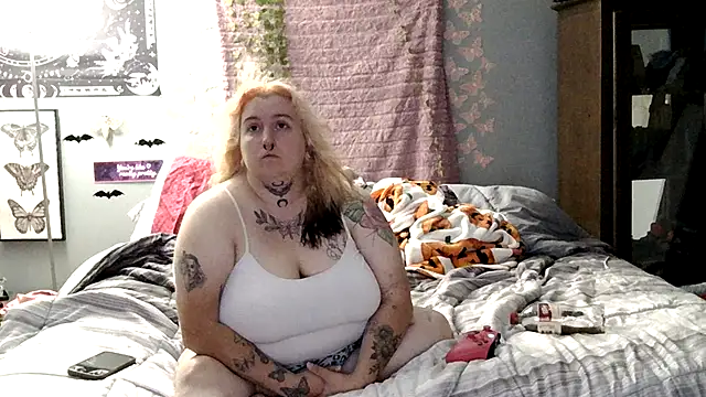 Snapshot of vanessraine chatting on June 17, 1:52 am vanessraine online show from June 17, 1:52 am