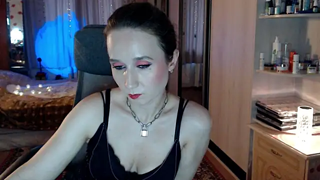 ClassyInna online show from December 5, 8:45 am