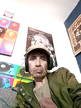 Snapshot of githot chatting on September 18, 6:48 am githot online show from September 18, 6:48 am