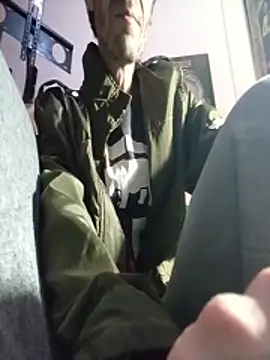 Snapshot of githot chatting on November 9, 8:45 am githot online show from November 9, 8:45 am