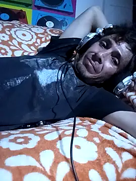 Snapshot of githot chatting on December 5, 7:28 am githot online show from December 5, 7:28 am