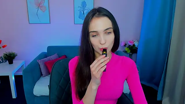 EllaSteele online show from September 25, 1:15 pm