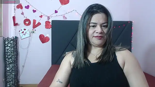 pamela echeverria online show from April 21, 11:16 am