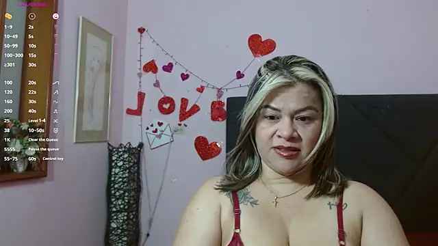 pamela echeverria online show from May 27, 11:18 am