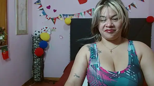 pamela echeverria online show from July 1, 11:23 am