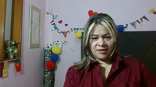 pamela echeverria online show from July 2, 11:16 am