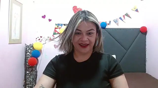 pamela echeverria online show from July 11, 11:35 am