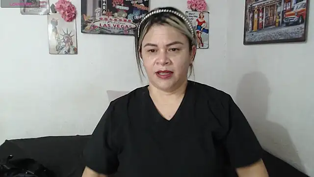 pamela echeverria online show from August 1, 11:09 am