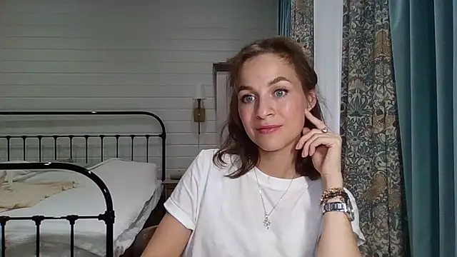 Snapshot of Niravyn_ chatting on September 11, 9:53 am Niravyn online show from September 11, 9:53 am