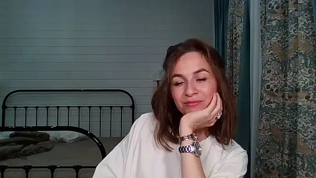 Snapshot of Niravyn_ chatting on September 27, 3:28 pm Niravyn online show from September 27, 3:28 pm