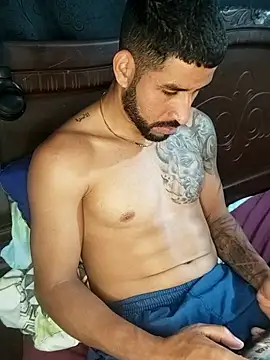 Snapshot of Alexsexygamer chatting on January 8, 5:26 pm Alexsexygamer online show from January 8, 5:26 pm