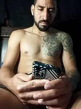 Snapshot of Alexsexygamer chatting on January 10, 3:25 pm Alexsexygamer online show from January 10, 3:25 pm