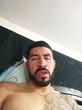 Snapshot of Alexsexygamer chatting on January 19, 12:20 pm Alexsexygamer online show from January 19, 12:20 pm