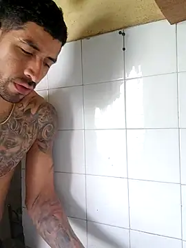 Snapshot of Alexsexygamer chatting on February 1, 5:11 pm Alexsexygamer online show from February 1, 5:11 pm