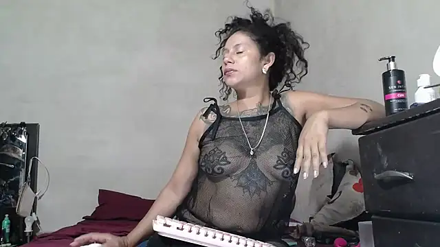 CataleyaRosee online show from April 27, 6:55 am