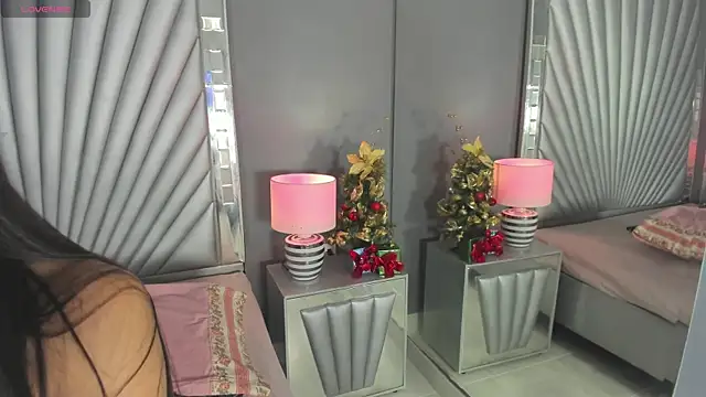 Snapshot of AmyBlackwood chatting on December 3, 3:47 am AmyBlackwood online show from December 3, 3:47 am