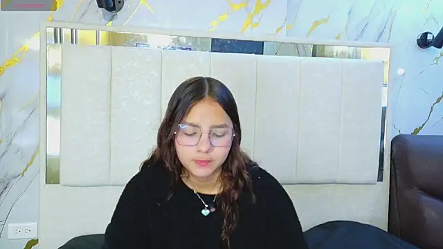 Snapshot of angeles_azul chatting on June 23, 6:06 pm angeles azul online show from June 23, 6:06 pm