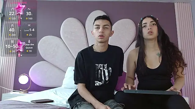 Snapshot of NickandAbby_ chatting on May 13, 7:22 pm NickandAbby online show from May 13, 7:22 pm