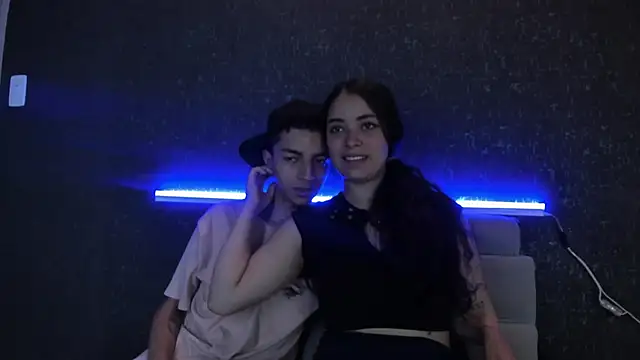 Snapshot of NickandAbby_ chatting on May 25, 7:31 pm NickandAbby online show from May 25, 7:31 pm