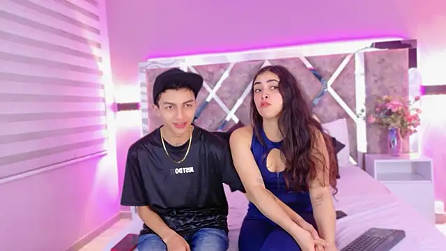 Snapshot of NickandAbby_ chatting on June 9, 8:20 pm NickandAbby online show from June 9, 8:20 pm
