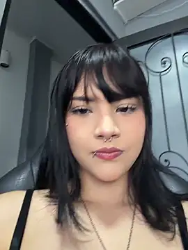 TatiLee online show from April 28, 1:05 pm