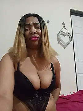 Snapshot of SEXYMOANSXX chatting on June 30, 2:51 pm SEXYMOANSXX online show from June 30, 2:51 pm