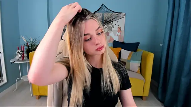 Snapshot of SweetyLicky chatting on October 26, 4:13 pm SweetyLicky online show from October 26, 4:13 pm