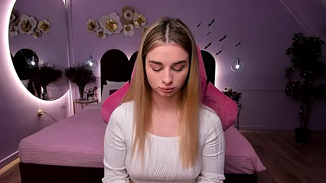 Snapshot of SweetyLicky chatting on November 2, 4:09 pm SweetyLicky online show from November 2, 4:09 pm