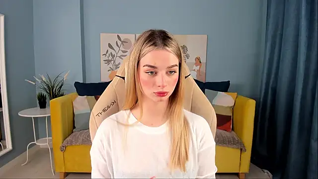 Snapshot of SweetyLicky chatting on November 3, 4:08 pm SweetyLicky online show from November 3, 4:08 pm