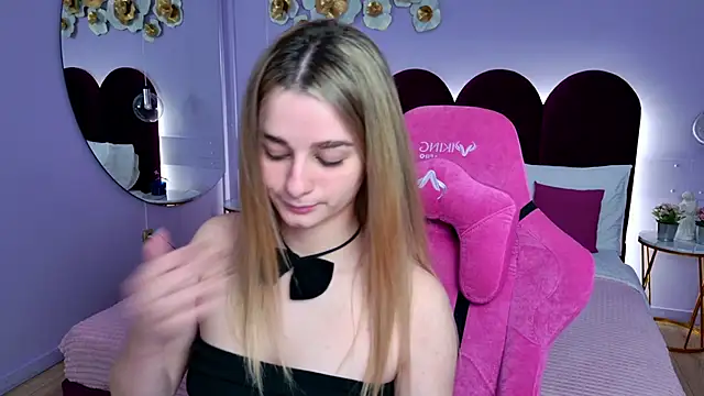 Snapshot of SweetyLicky chatting on November 9, 4:16 pm SweetyLicky online show from November 9, 4:16 pm