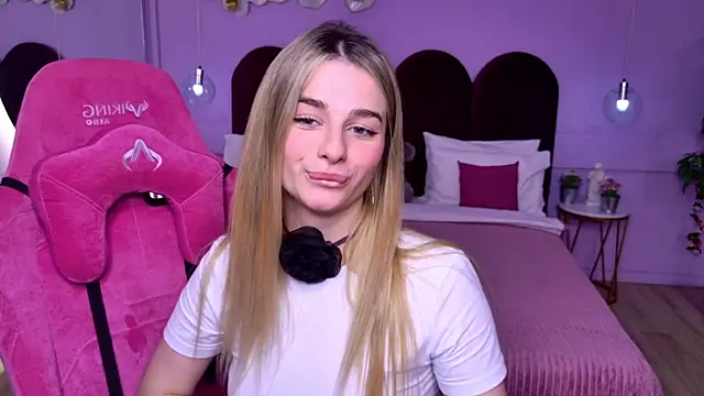 Snapshot of SweetyLicky chatting on November 28, 7:27 pm SweetyLicky online show from November 28, 7:27 pm