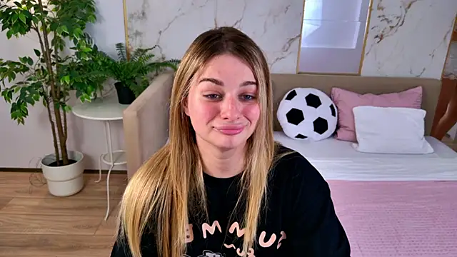 SweetyLicky online show from July 14, 4:13 pm
