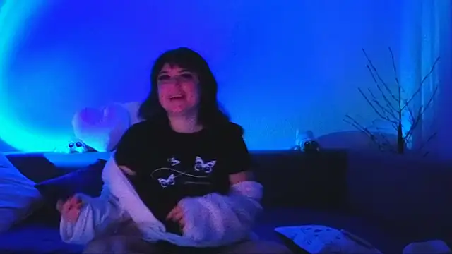 Bella Hillss online show from February 11, 7:52 pm