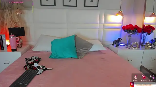 Viollet xoxo online show from November 22, 7:24 pm