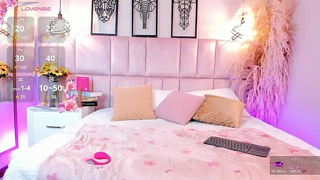 Viollet xoxo online show from March 4, 8:04 pm